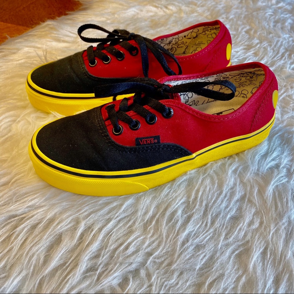Vans off the wall Disney edition low